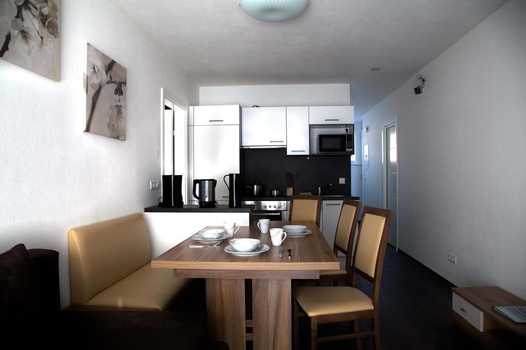 Townville Flachau Room photo
